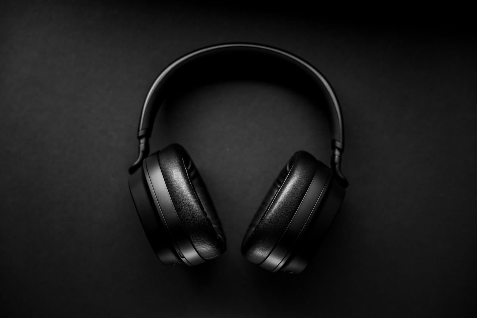 Headset Gamer: Como Escolher em 2026 (Som, Microfone e Conforto)